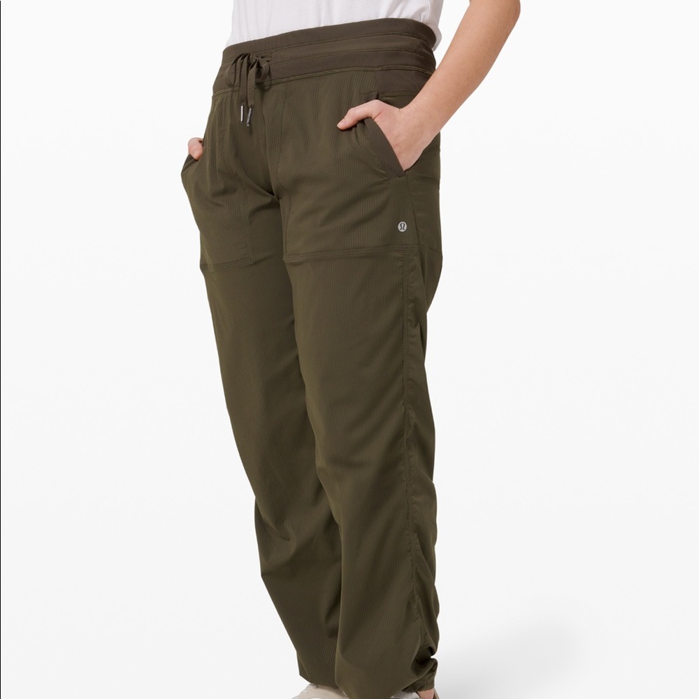 Lululemon unlined STUDIO pants- size 8